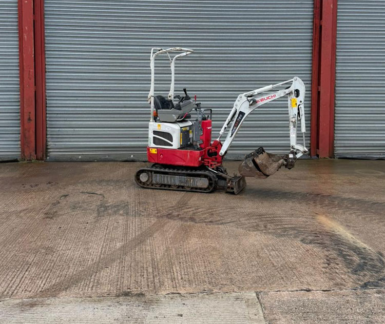 210-micro-digger-for-hire