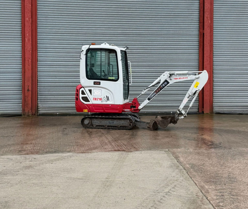 216-cabbed-excavator-for-hire